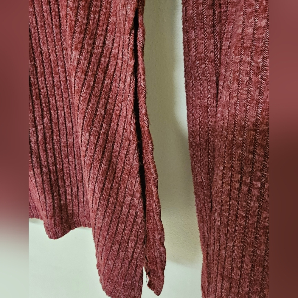 Amazon Ribbed Crew Neck Top size M - Picture 3 of 5
